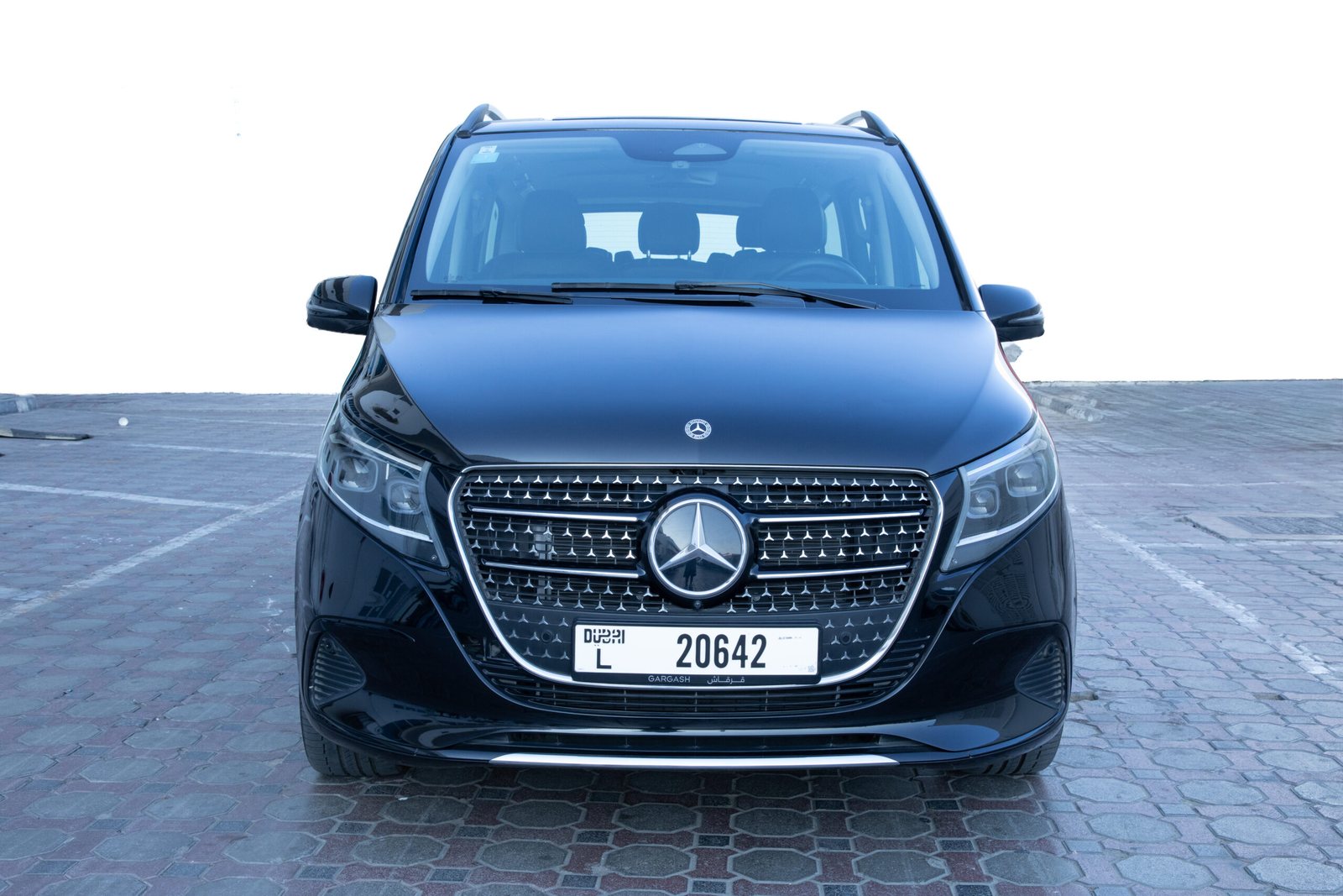 Mercedes-Benz V-Class 300 people carrier in Dubai